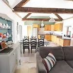 The Visiting House Nyaraló *