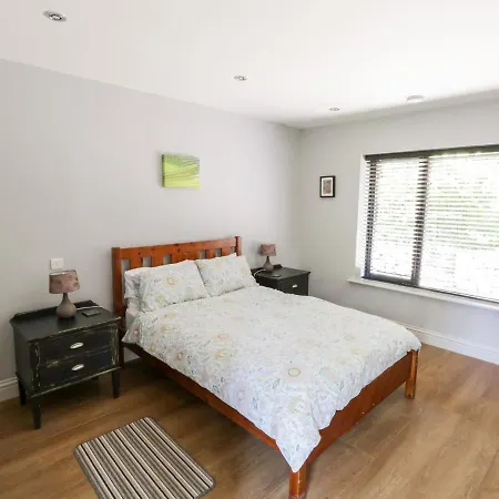 The Visiting House * Dunmore