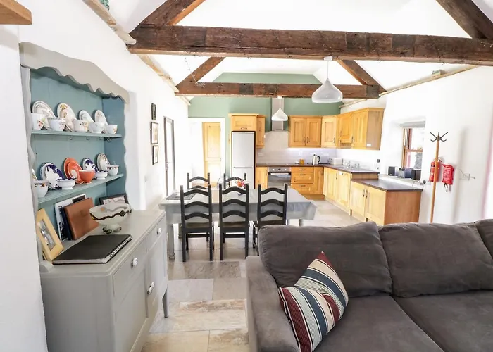 The Visiting House 別荘 *