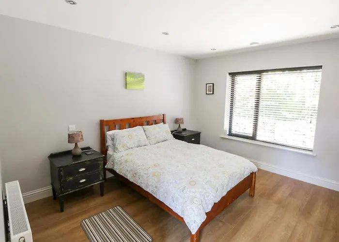 The Visiting House * Dunmore